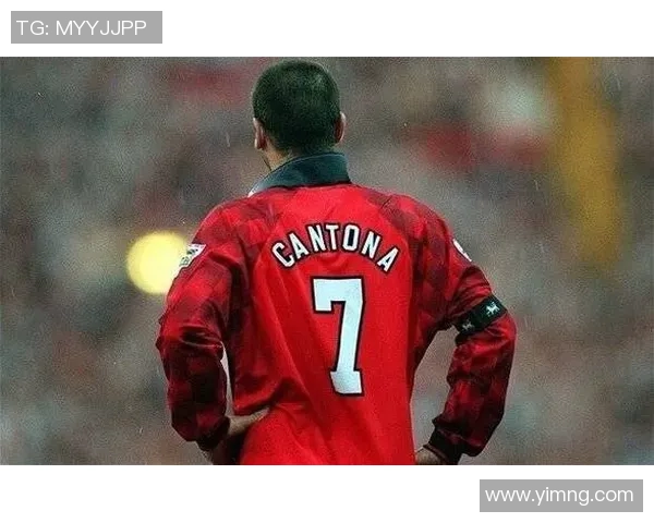 穿7号球衣的足球传奇人物解析与影响力探讨 穿7号球衣的足球传奇人物解析与影响力探讨